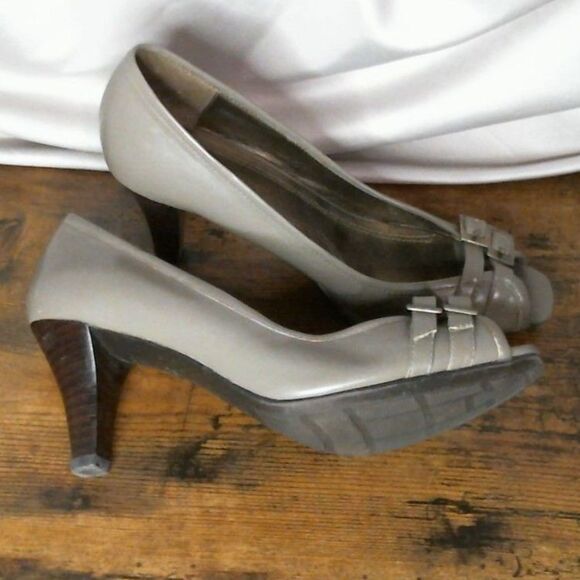 naturalizer open toe low heels - Picture 3 of 3